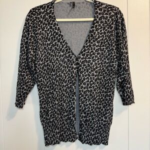 Maurices leopard print woman’s size large Cardigan quarter length sleeve